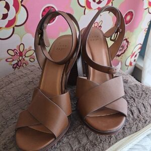 A New Day Women's Tan Cross-Strap Sandals
